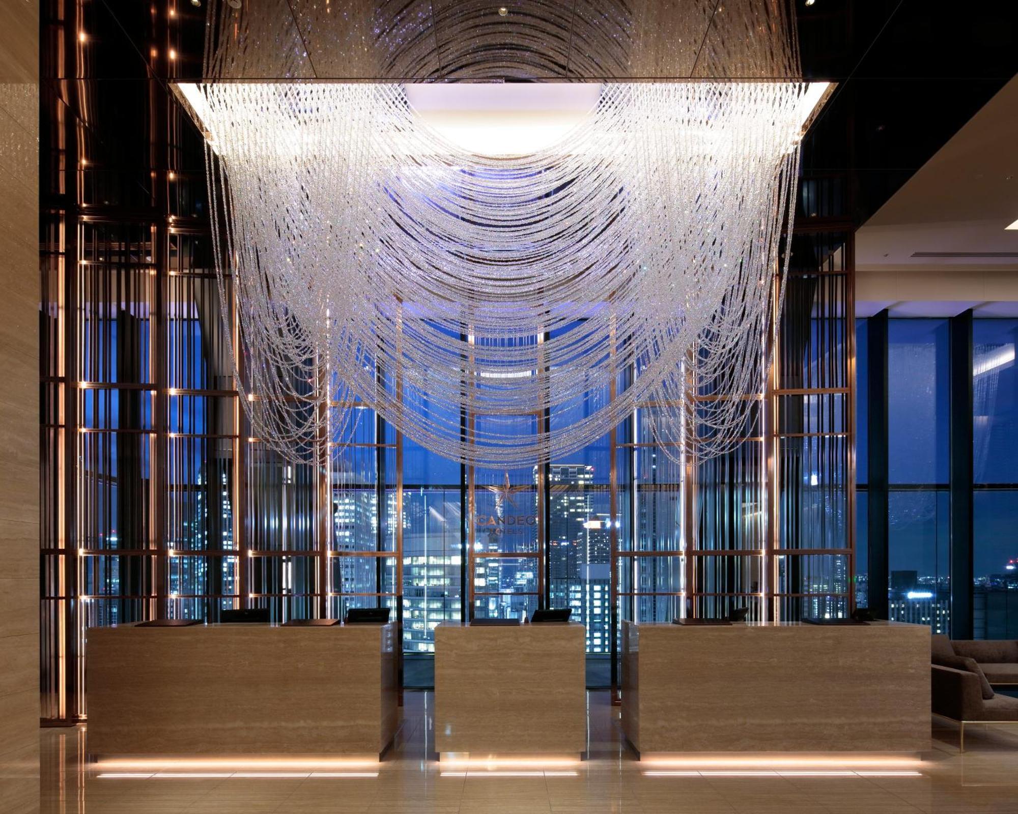 Candeo Hotels Osaka The Tower Exterior foto The 10000-crystal chandelier at the lobby