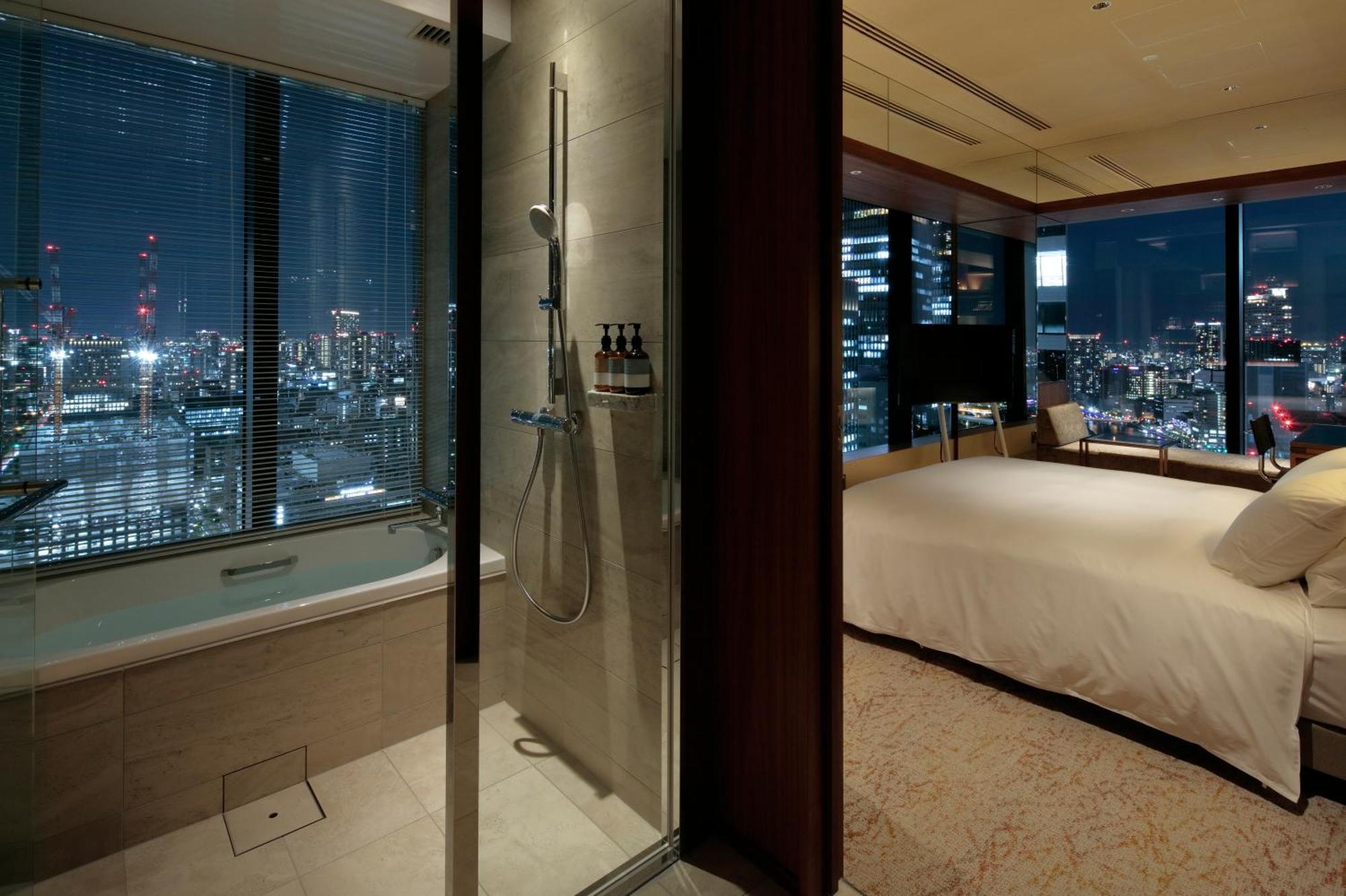 Candeo Hotels Osaka The Tower Quarto foto A suite at the Ritz-Carlton, Tokyo