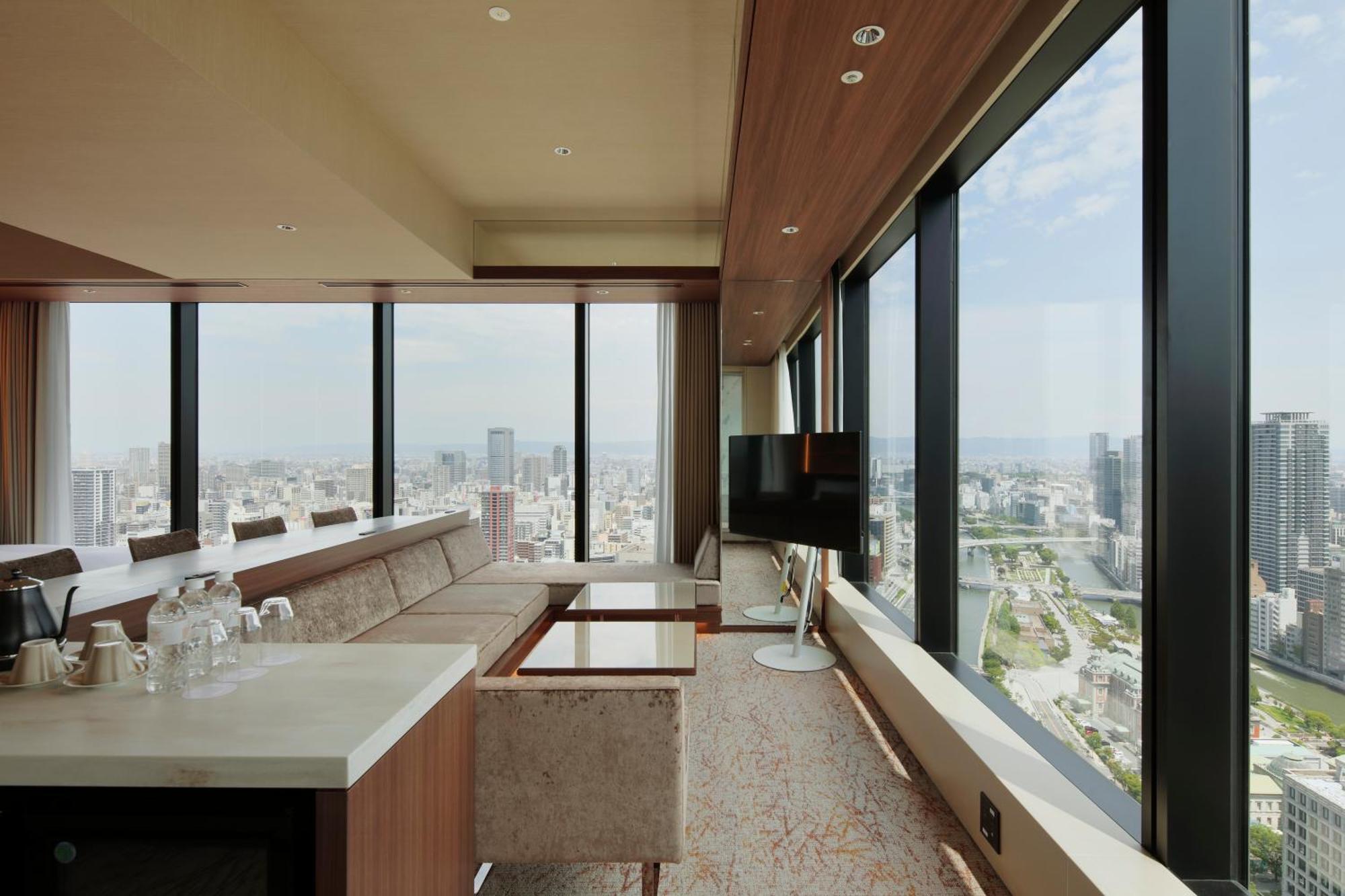 Candeo Hotels Osaka The Tower Exterior foto Sky Bar